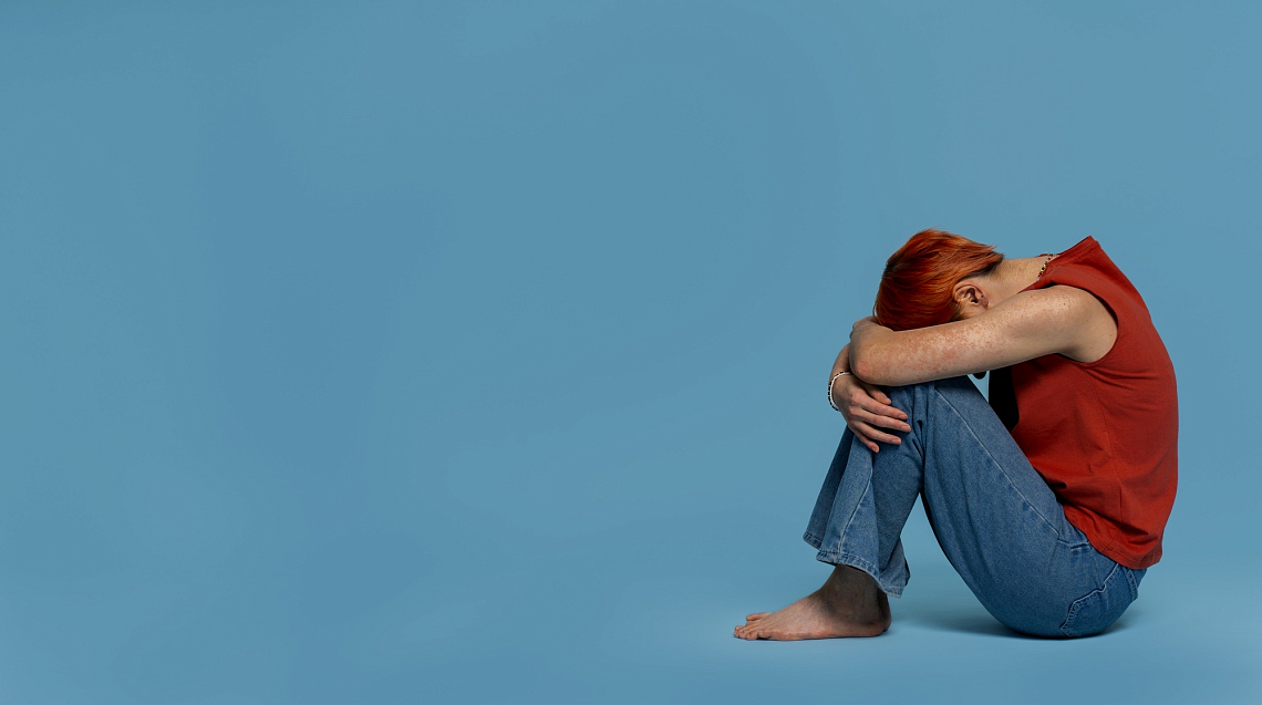 Депрессия – не слабость: врач-психотерапевт о скрытых причинах болезни и моде на антидепрессанты